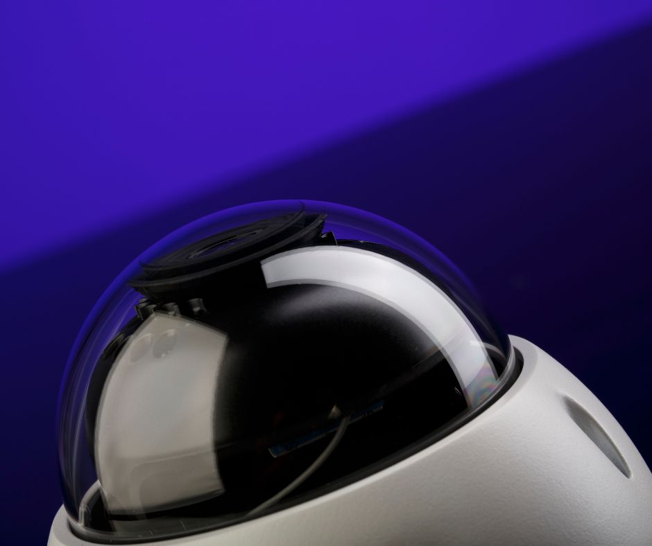 Surveillez vos locaux en temps réel avec nos caméras haute définition.